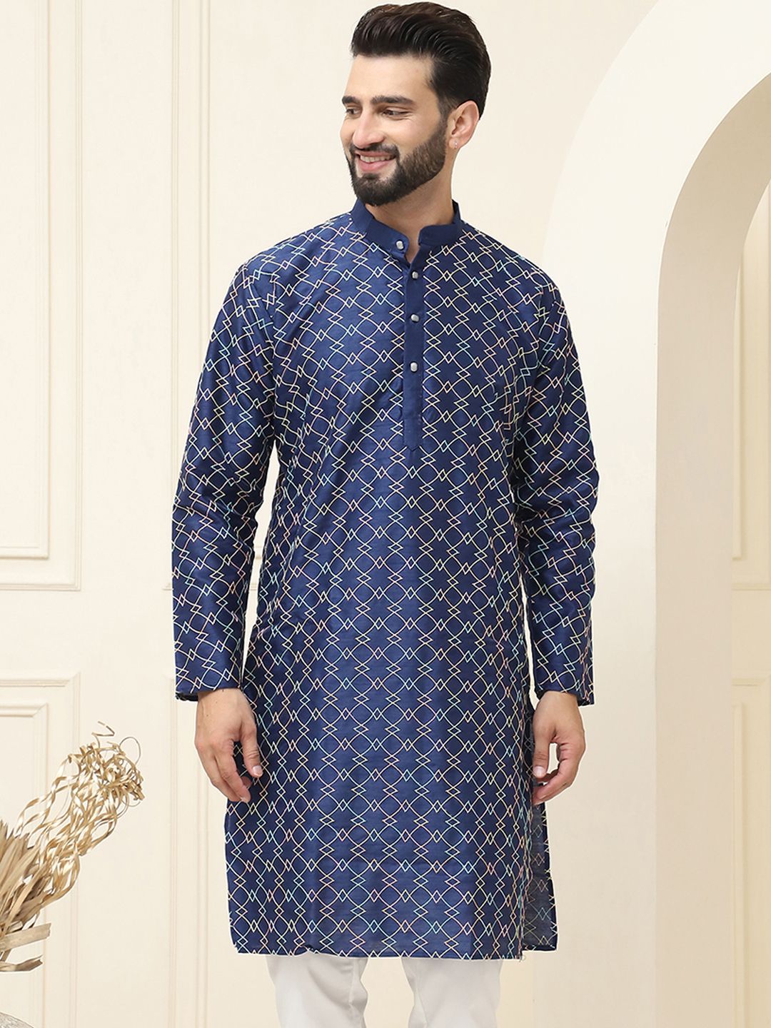 SOJANYA Men Geometric Embroidered Thread Work Kurta