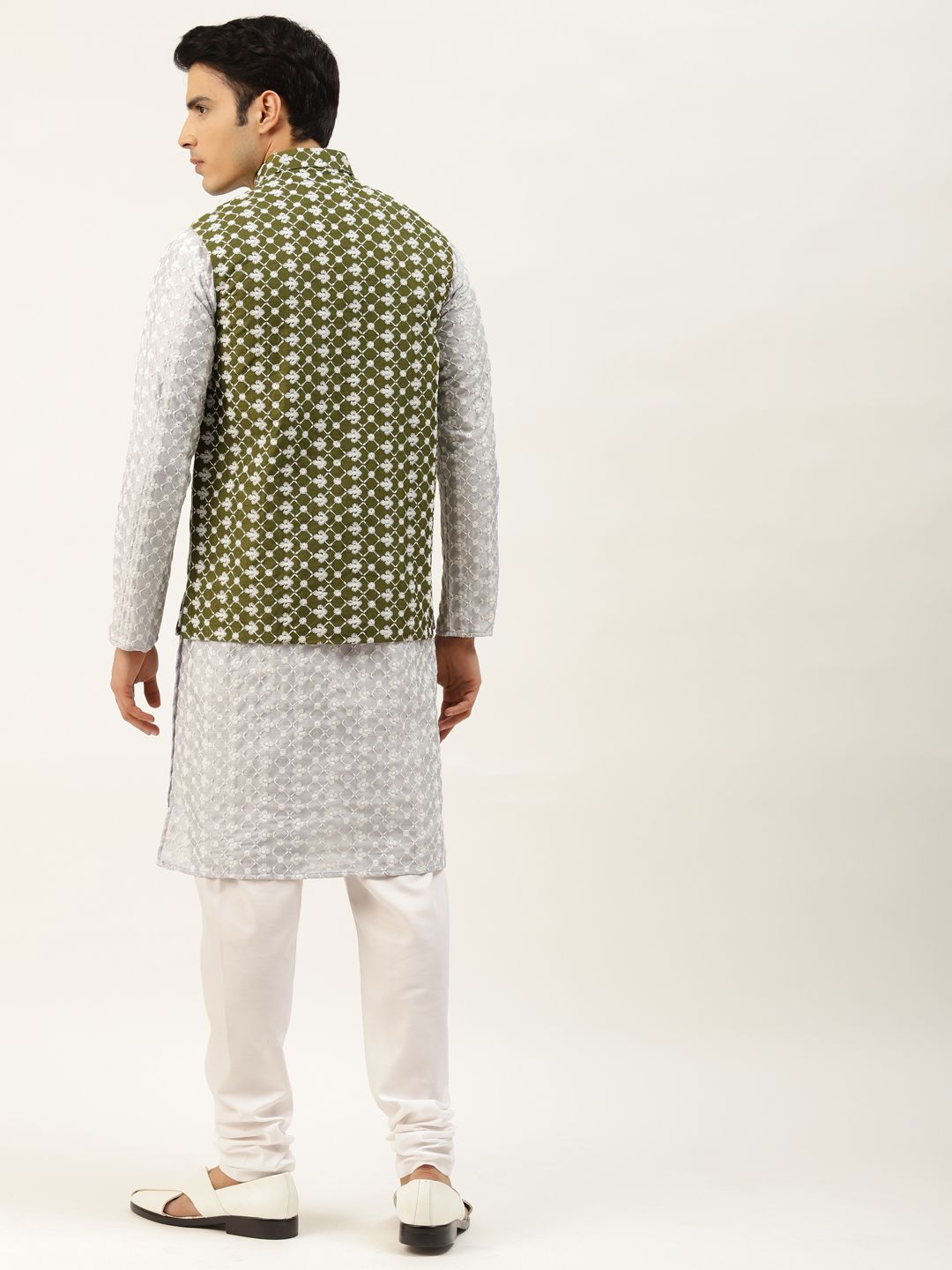 SOJANYA Men Grey Chikankari Embroidered Kurta with Churidar & Nehru Jacket