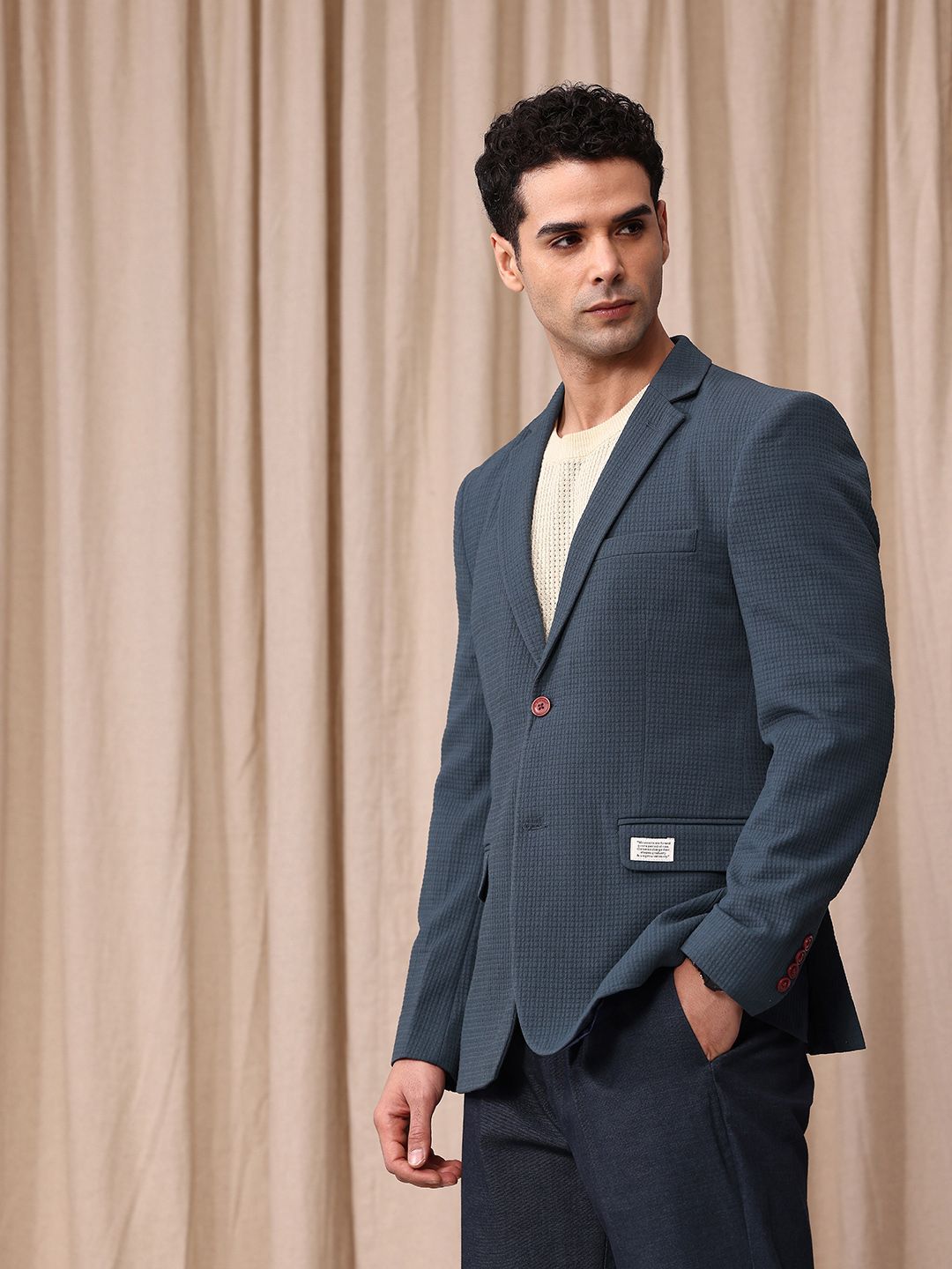 Mr.Bowerbird Reka Bentuk Self Textured Fit Fit Single Breasted Casual Blazer