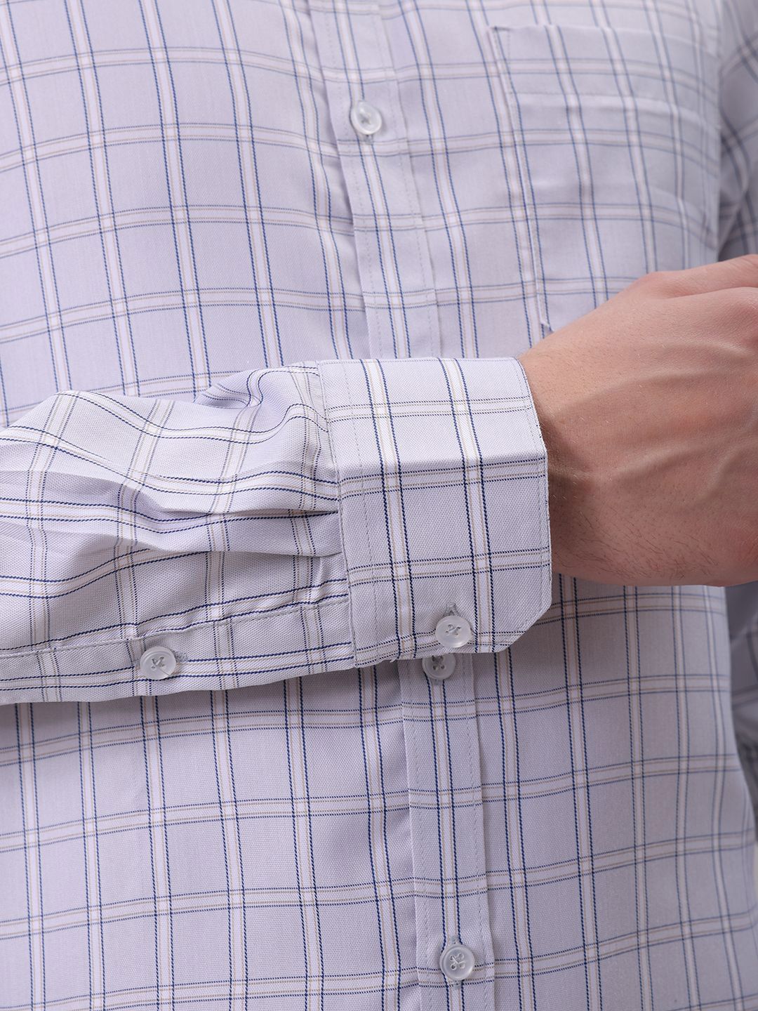 The Indian Garage Co. X Luxe Men Cutaway Collar Checked Slim Fit Formal Shirt