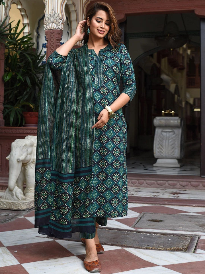 KALINI Floral Printed Regular Straight Kurta With Trousers & Dupatta