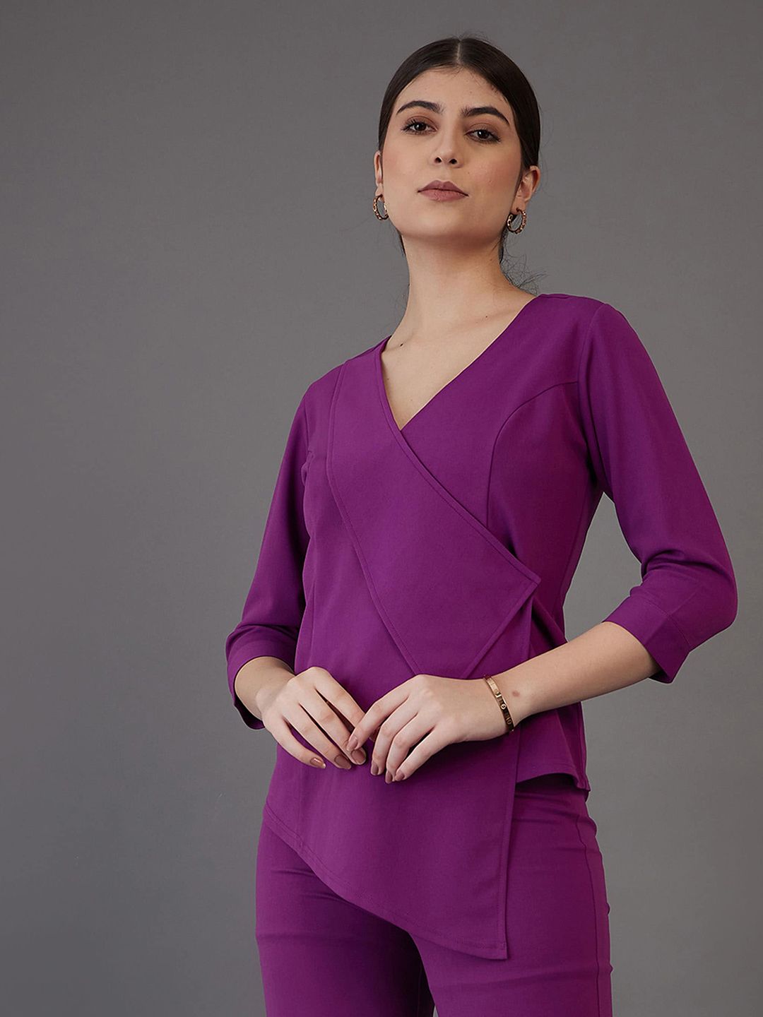 SASSAFRAS worklyf V-Neck Asymmetric Top