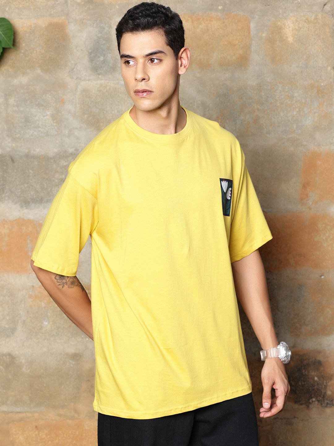 Thomas Scott Graphic Printed Drop-Shoulder Sleeves Oversized Pure Cotton T-shirt