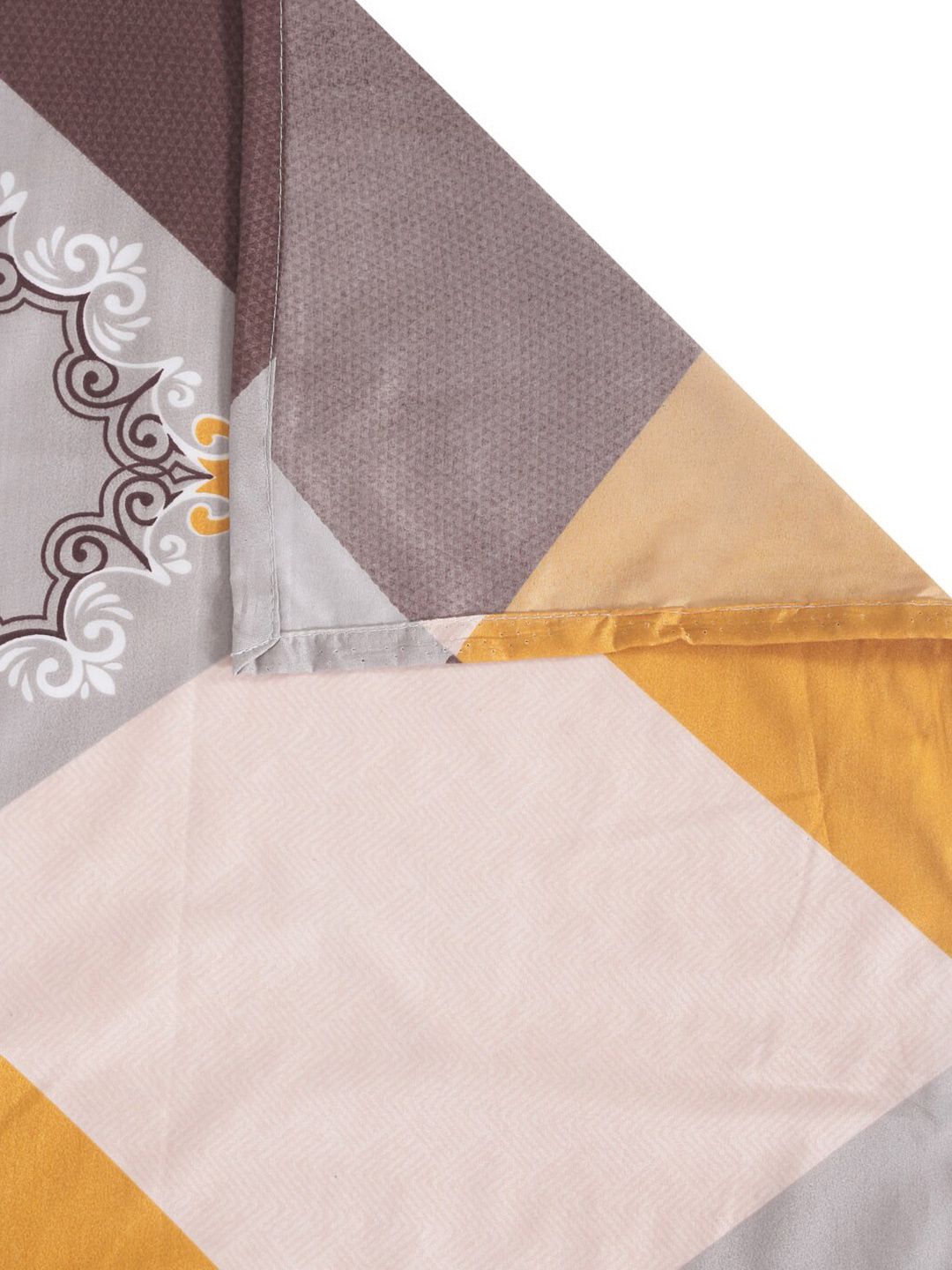 KLOTTHE Yellow Geometric Polycotton 300 TC King Halus Cadar dengan 2 Sarung Bantal-98 x 87 inci