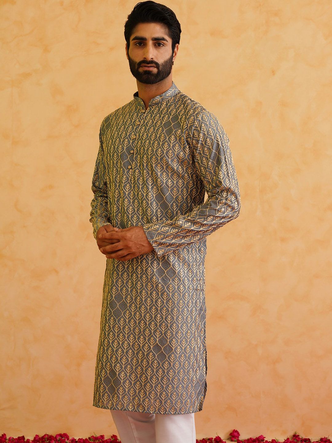 SOJANYA Floral Embroidered Sequinned Mandarin Collar Straight Cotton Kurta