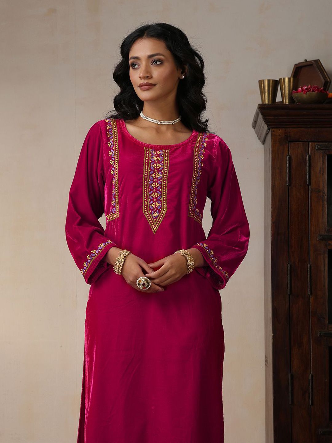 House of Chikankari Women Pink Velvet Chikankari Sulam Set Kurta