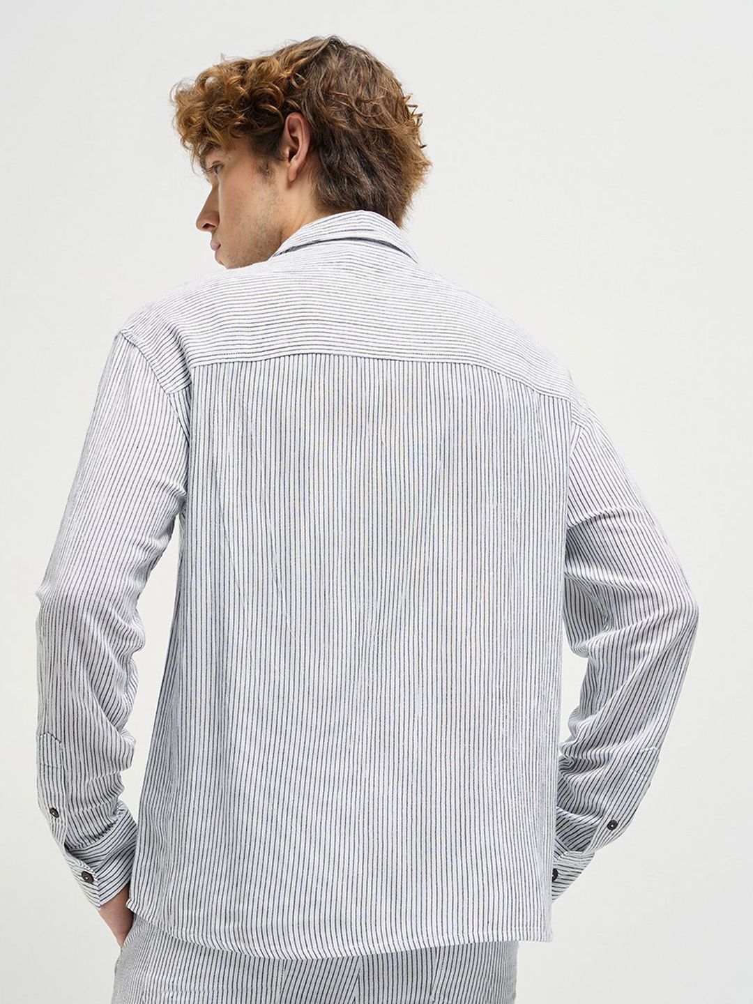 THE BEAR HOUSE Men Spread Collar Pinstripes Striped Casual Shirt