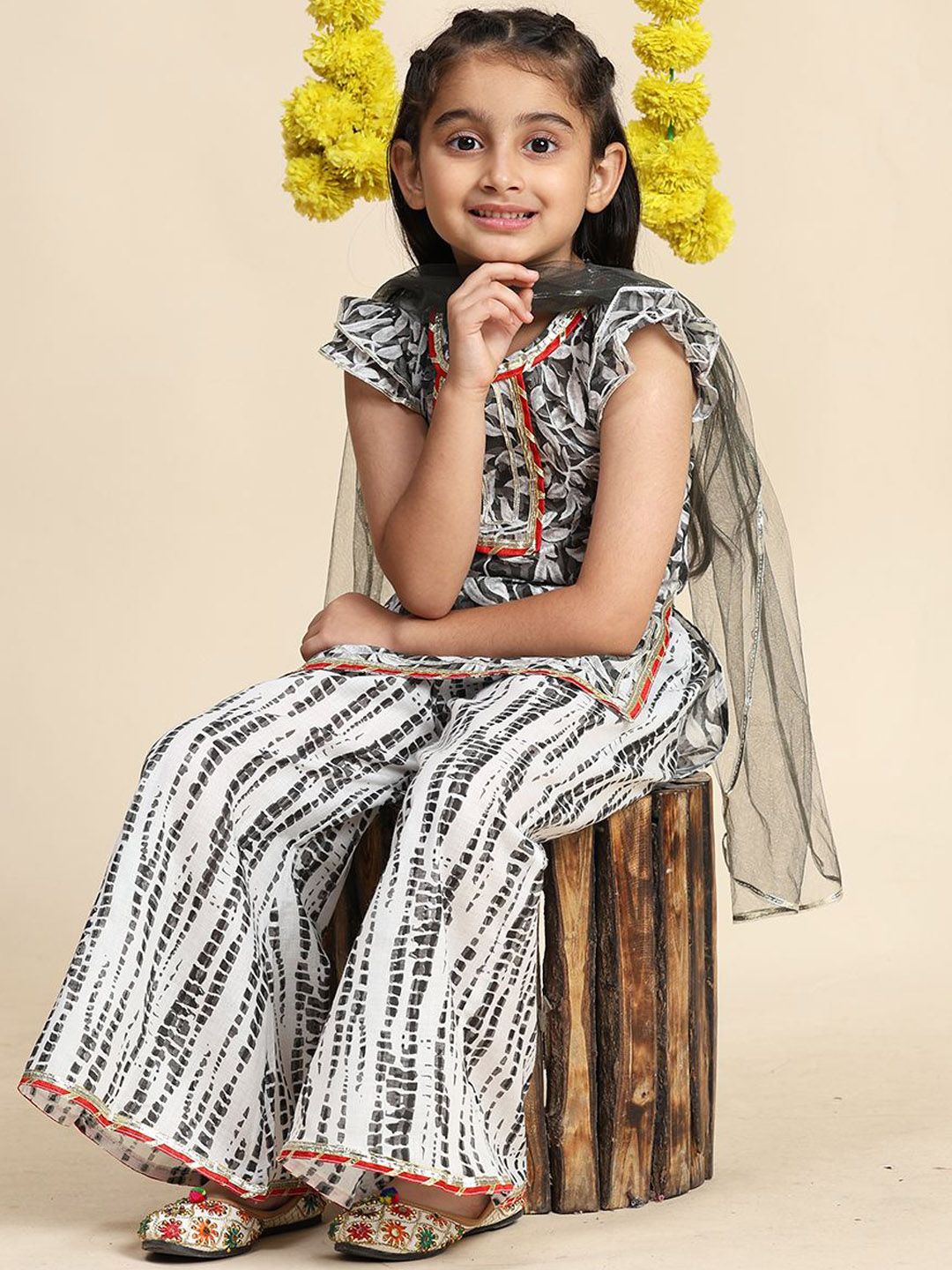 Cutiekins Girls Floral Printed Gotta Patti Straight Kurta with Palazzos & Dupatta