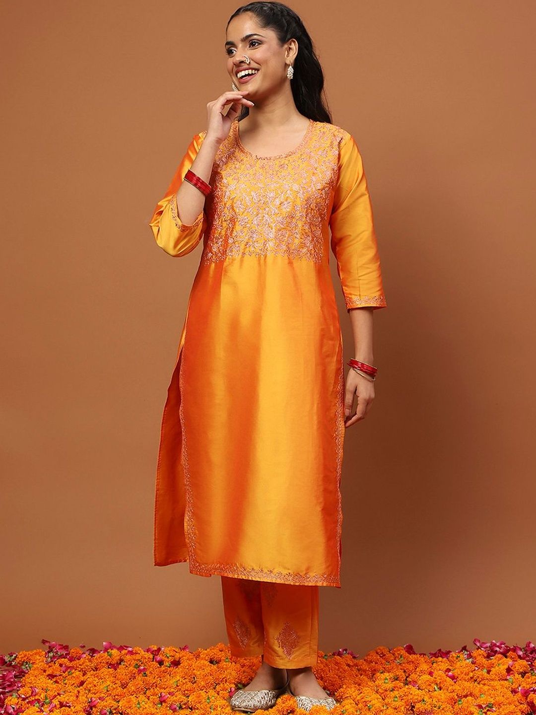 House of Chikankari HOC Embroidered Zari Kurta Set