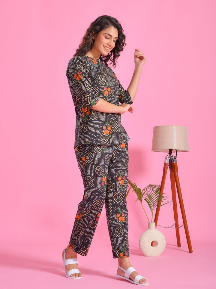 SANSKRUTIHOMES Women Printed Pure Cotton Round Neck Top & Flared Trouser Night suits