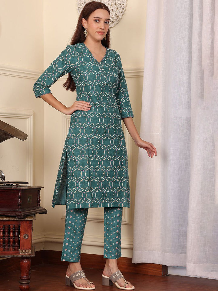 W Green Printed Printed Three-Quarter Sleeves Tunic With Trouser