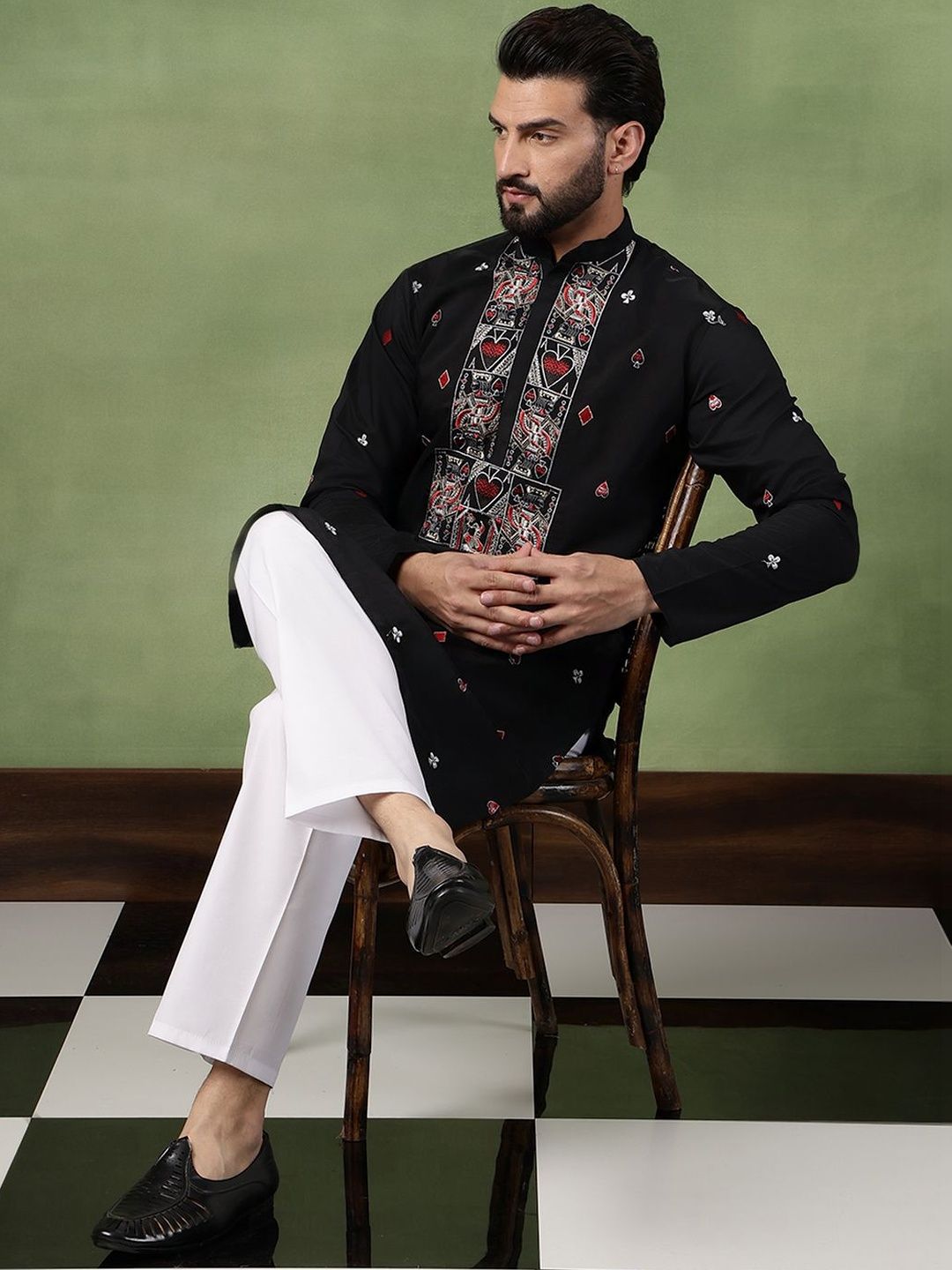 SOJANYA Men Geometric Embroidered Kurta