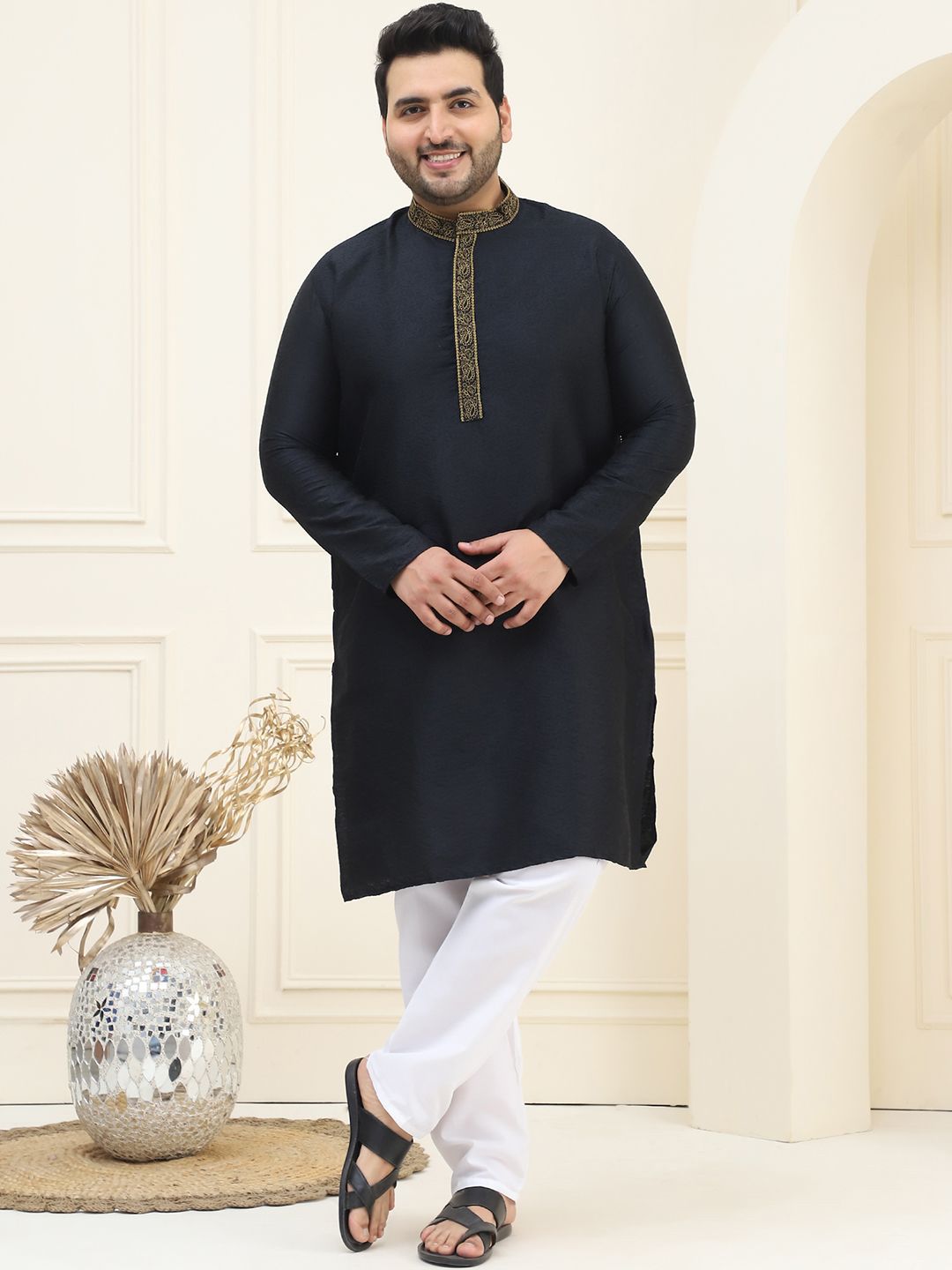 SOJANYA PLUS Mandarin Collar Straight Kurta with Pyjamas