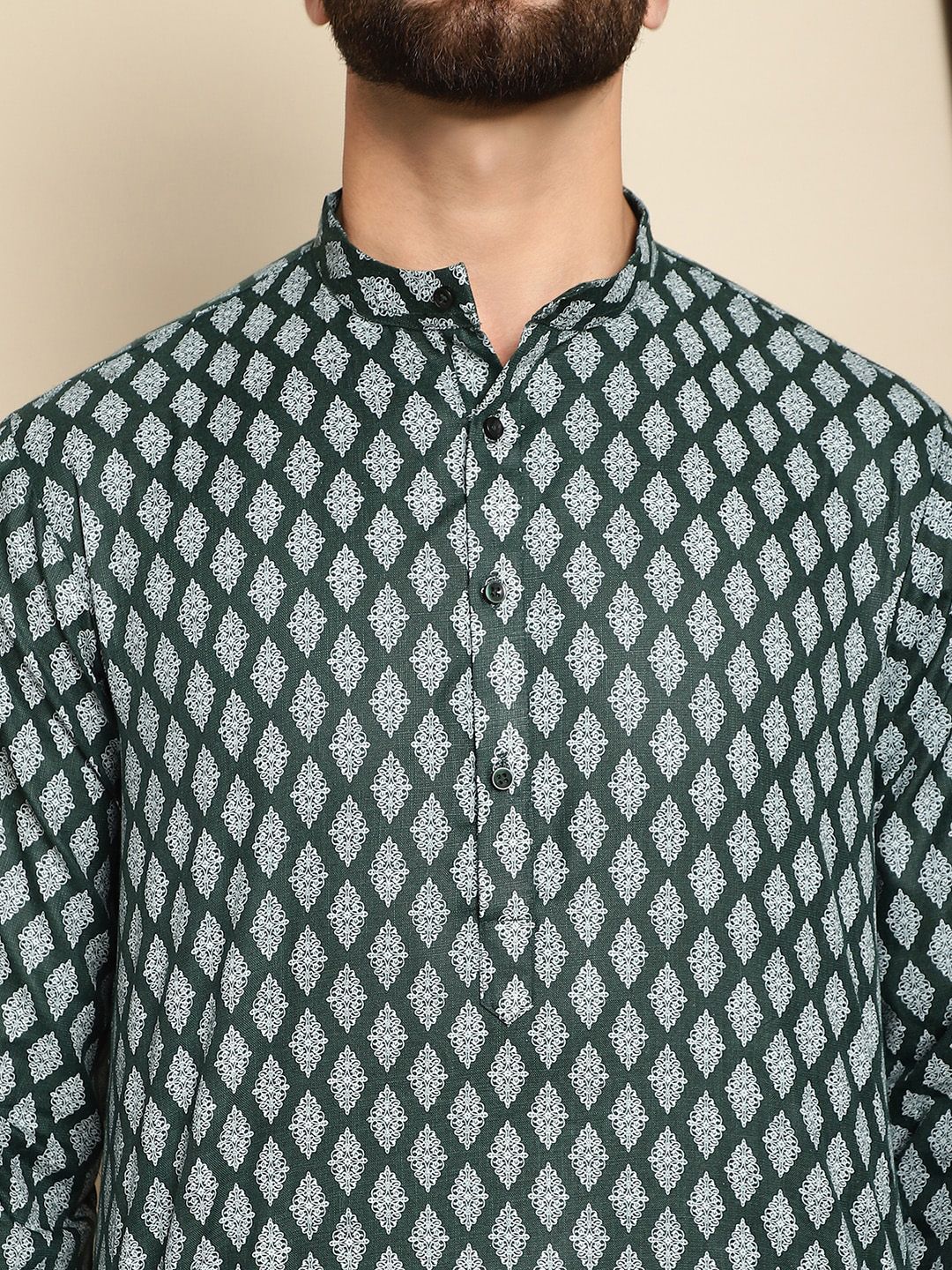 Kurta Kolar Jalur Bercetak Motif Etnik Anouk dengan Churidar