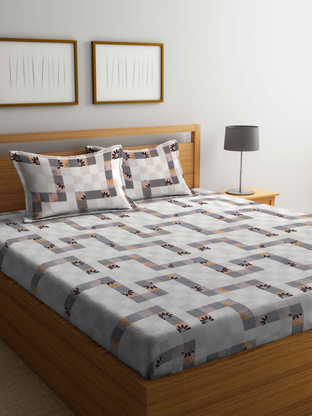 Myntra Elegant Homes Off White & Black Geometric Printed Dilengkapi 300 TC King Bedsheet dengan 2 Sarung Bantal