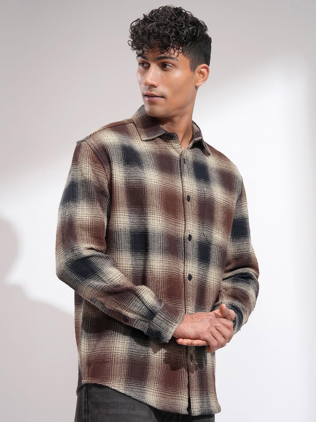 HIGHLANDER Men Comfort Relaxed Fit Cutaway Collar Checked Cotton Casual Shirt