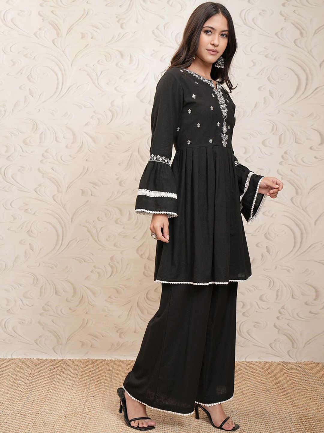 Vishudh Floral Embroidered Regular Thread Work Pure Cotton Kurta with Palazzos