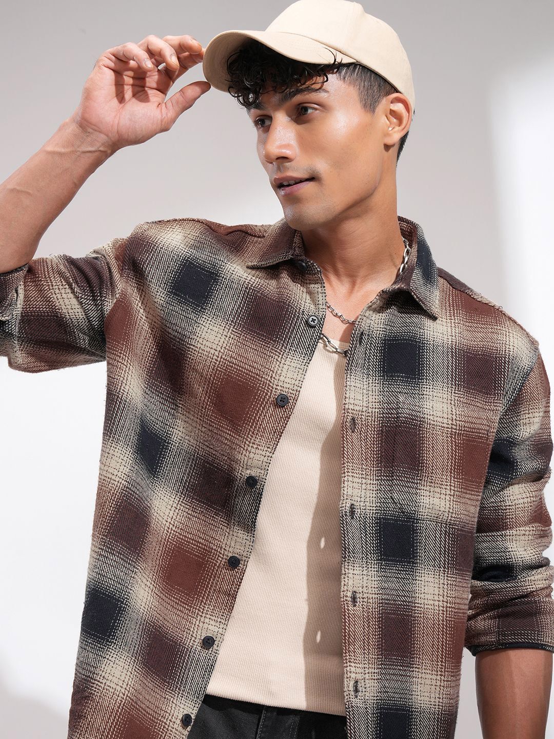 HIGHLANDER Men Comfort Relaxed Fit Cutaway Collar Checked Cotton Casual Shirt
