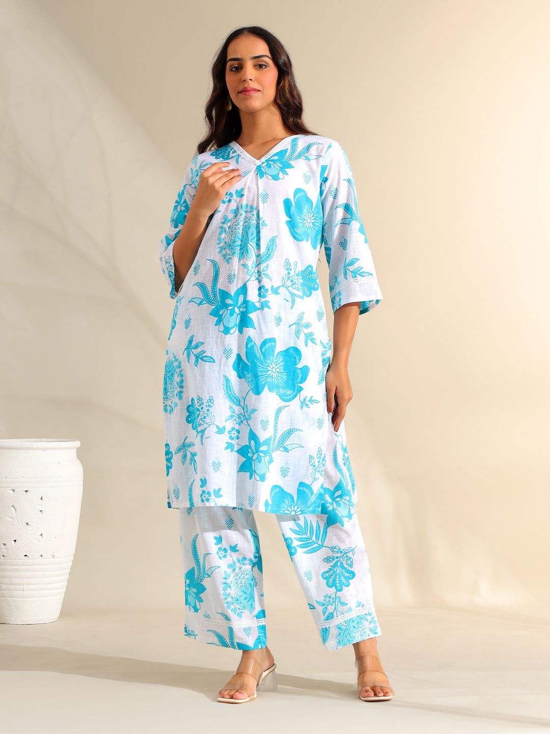 Mamicha Women Floral Printed Regular Pure Cotton Kurta with Palazzos