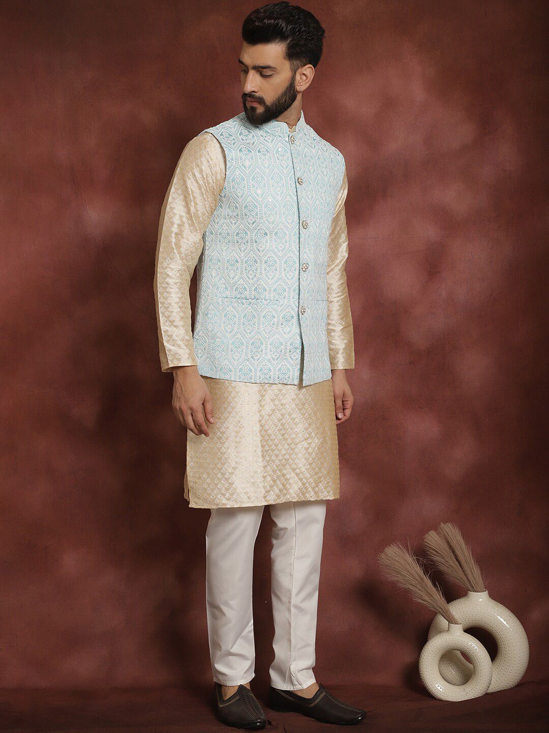 Anouk Ethnic motifs embroidered Mandarin Collar Long Sleeves Kurta Set