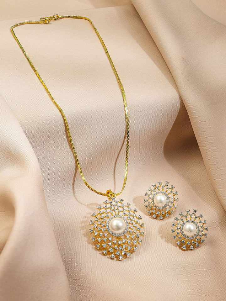 Rubans 18k Pearl & Putih Kalung Kalung Zirkonia Berpaling Emas
