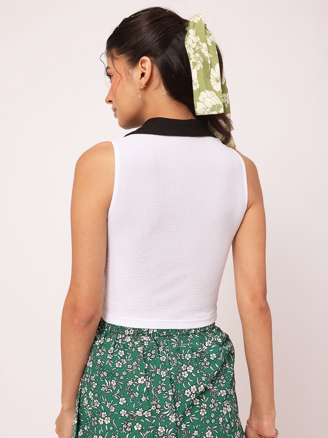 DressBerry Textured Fitted Crop Top