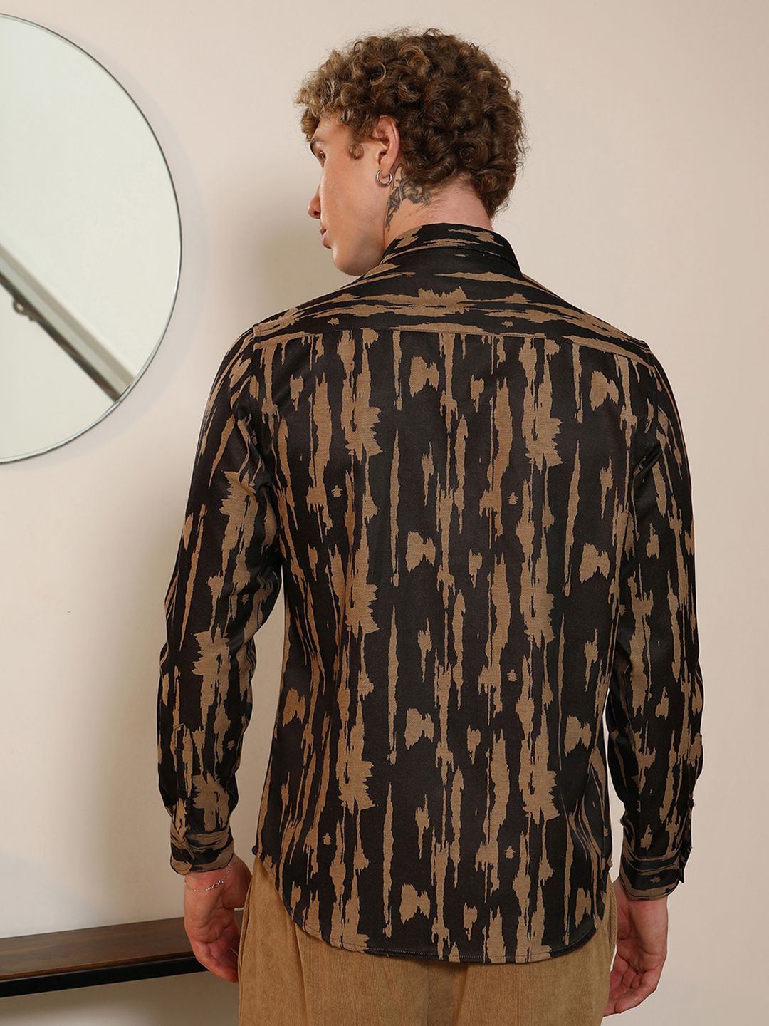 Campus Sutra Men Comfort Fit Abstract Printed Spread Collar Cotton Casual Shirt