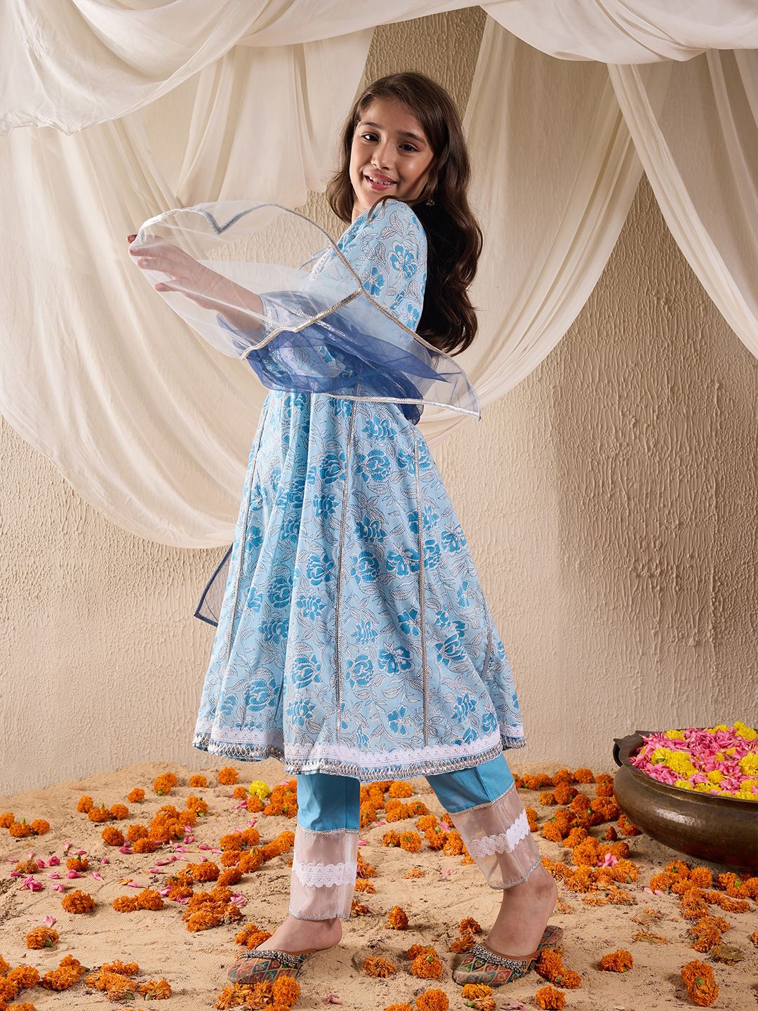pspeaches Girls Floral Embroidered Empire Gotta Patti Kurta with Pyjamas & With Dupatta