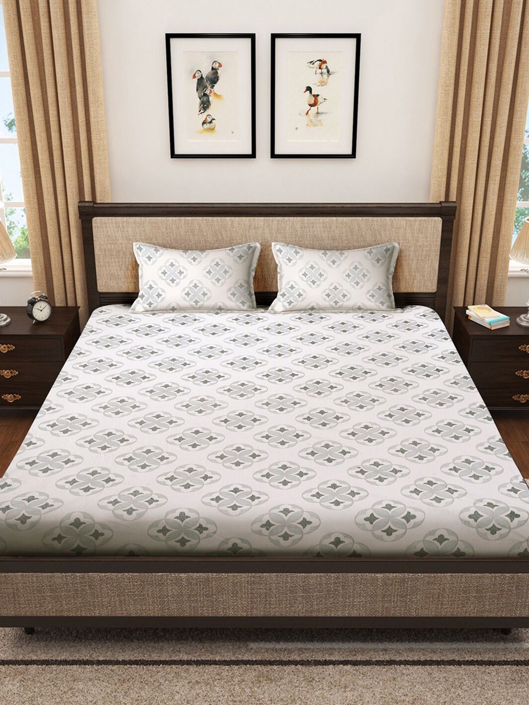 KLOTTHE Off White & Grey Geometric Cotton 400 TC King Fitted Bedsheet With 2 Pillow Covers