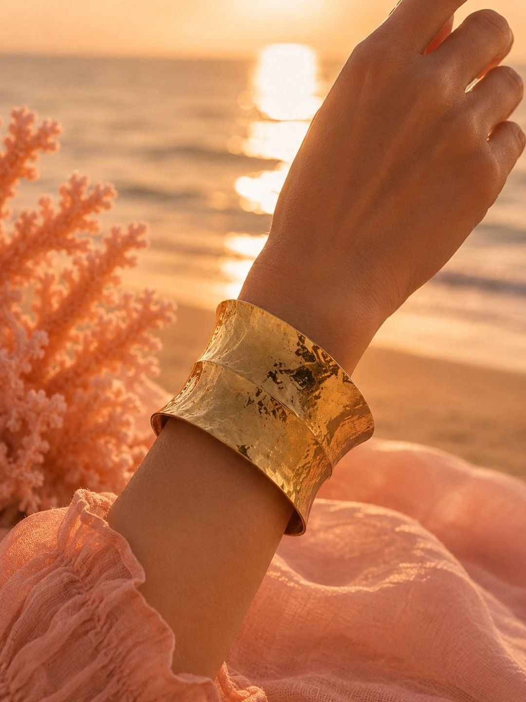 VOGUE PANASH Gelang Cuff Bersalut Emas