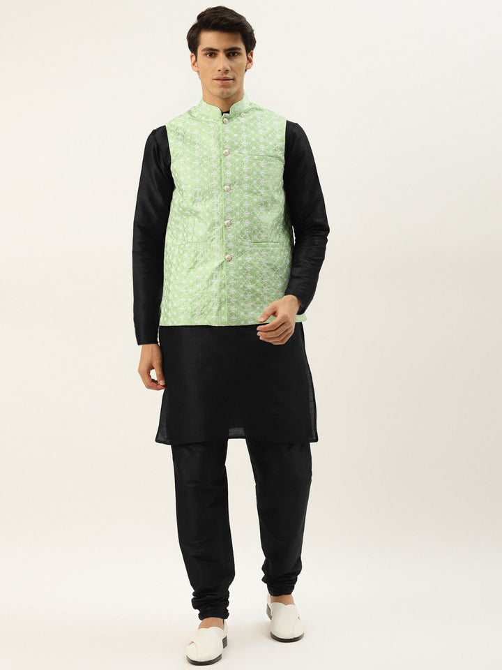 SOJANYA Men Black & Green Thread Work Kurta with Churidar