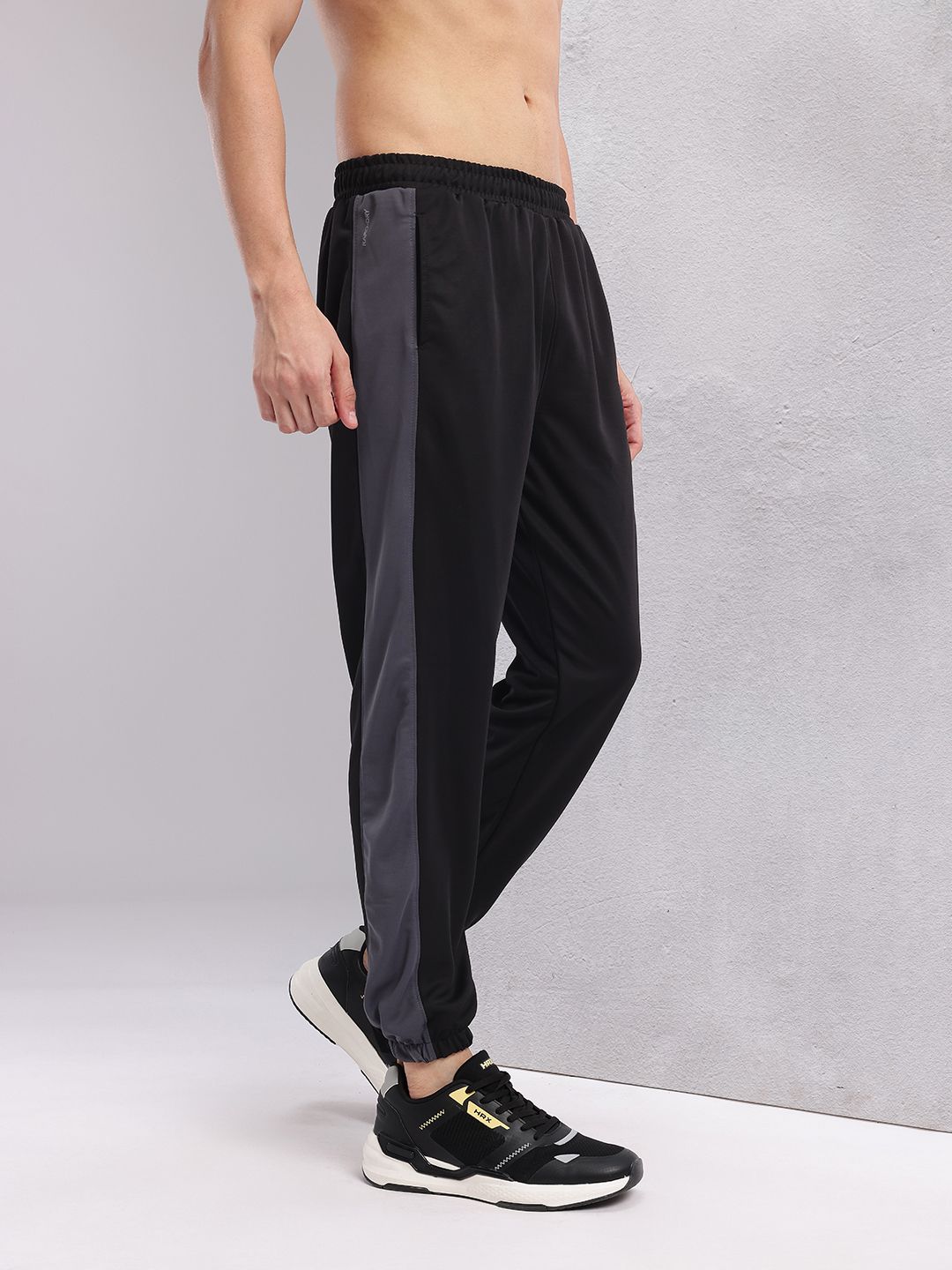 HRX by Hrithik Roshan Men Mid-Rise Rapid-Dry Training Joggers with Side Taping
