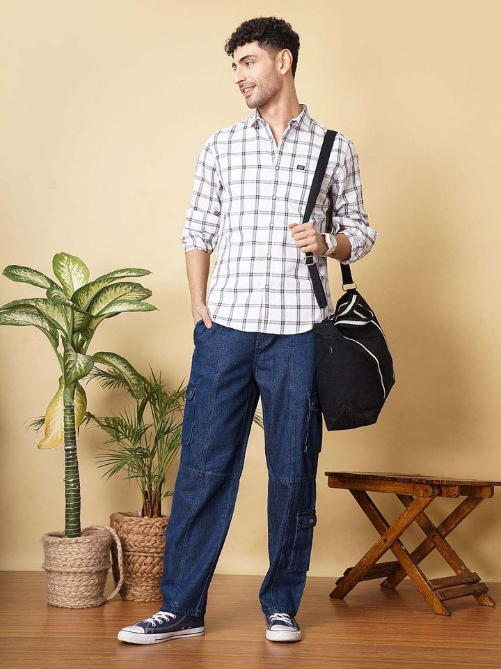 The Indian Garage Co Men White & Blue Slim Fit Checked Pure Cotton Casual Shirt