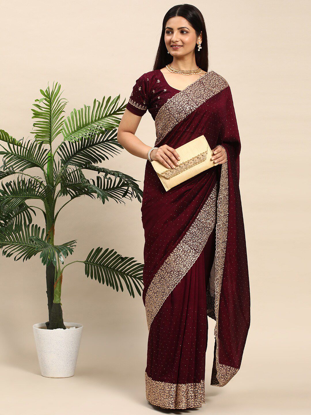 kasee Saree Pereka Sulaman Berhias