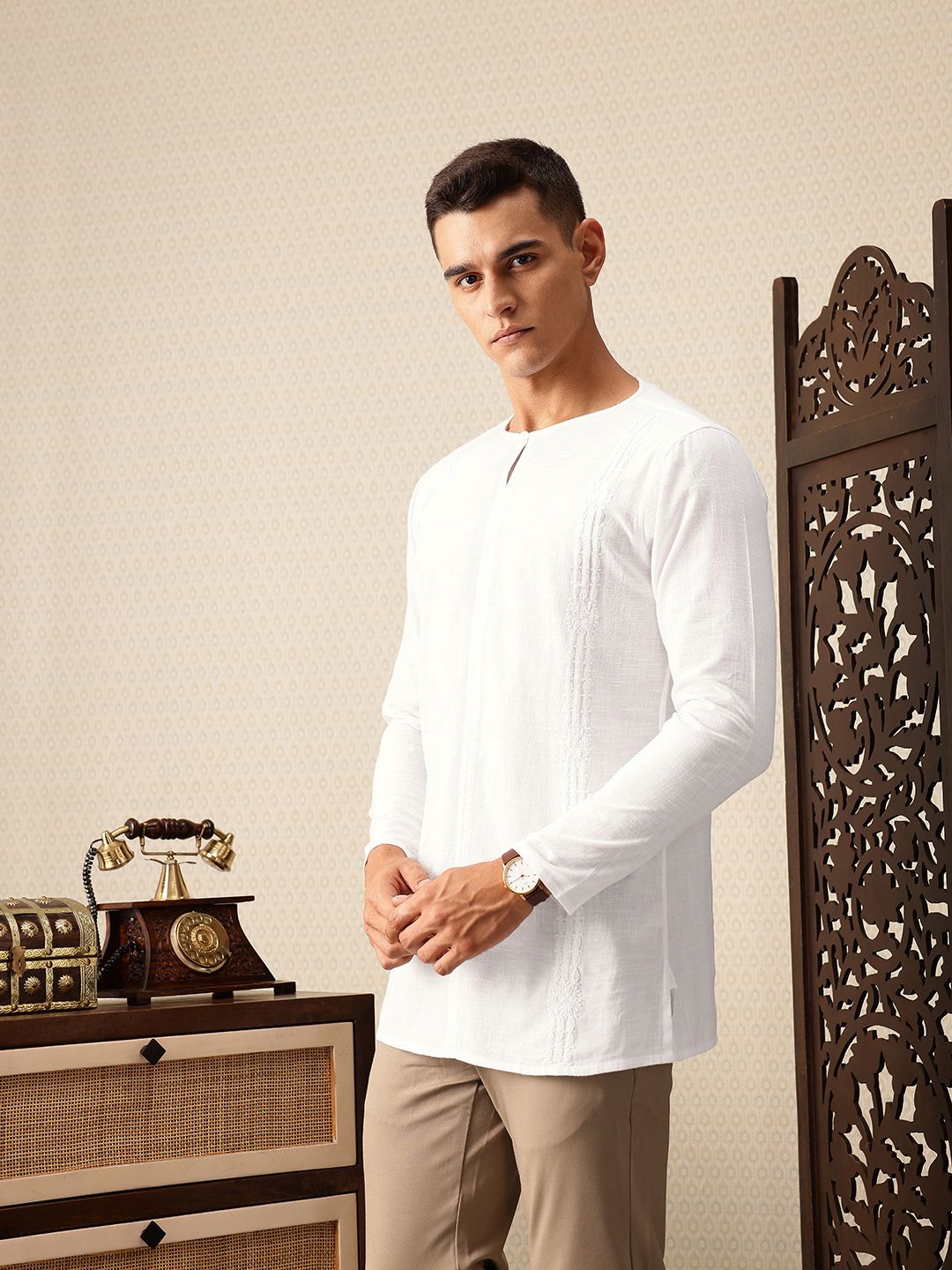 House of Pataudi Floral Embroidered Keyhole Neck Pure Cotton Jashn Kurta