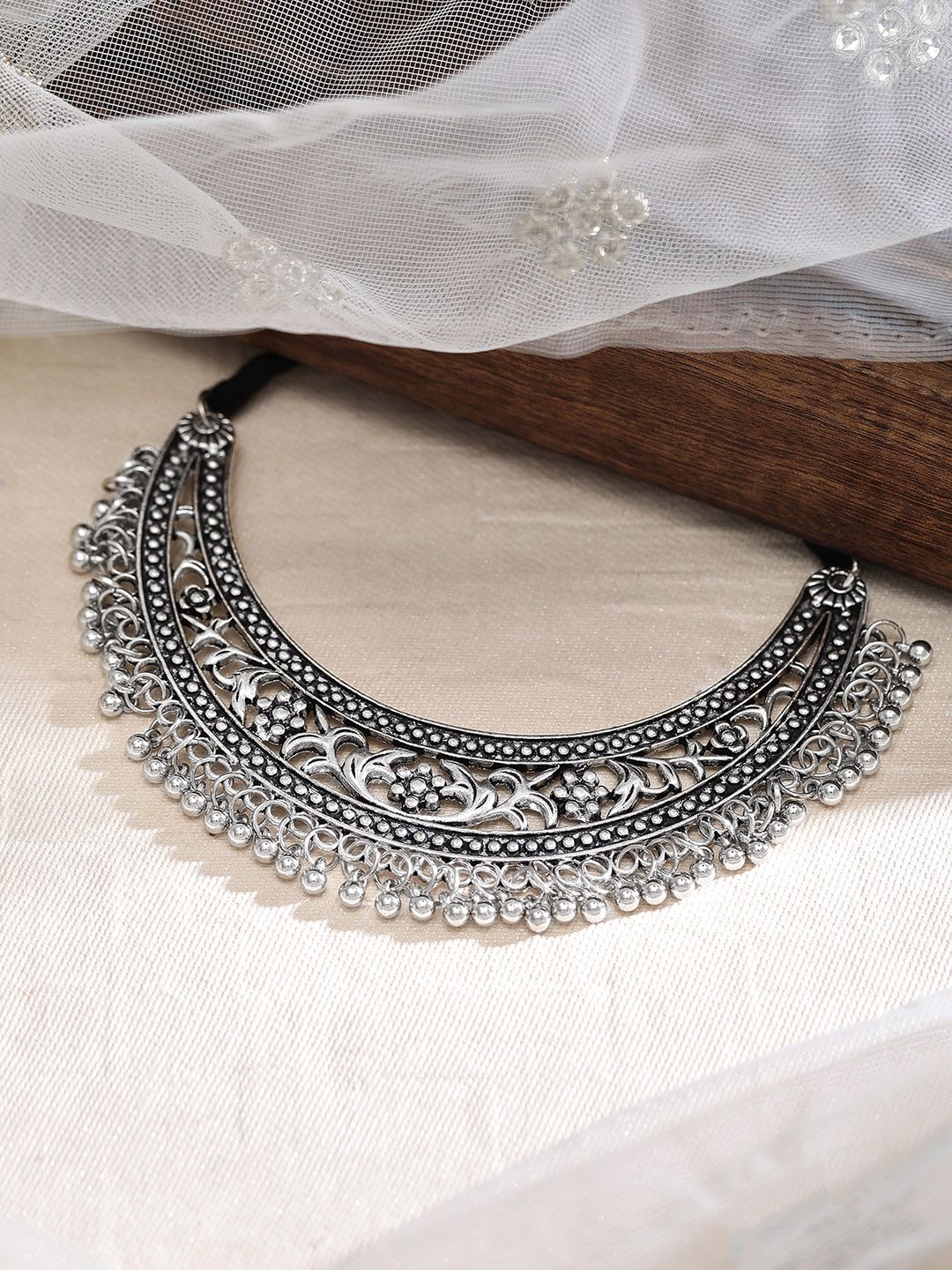 Rubans Silver-Toned Brass Silver-Plated Handcrafted Necklace