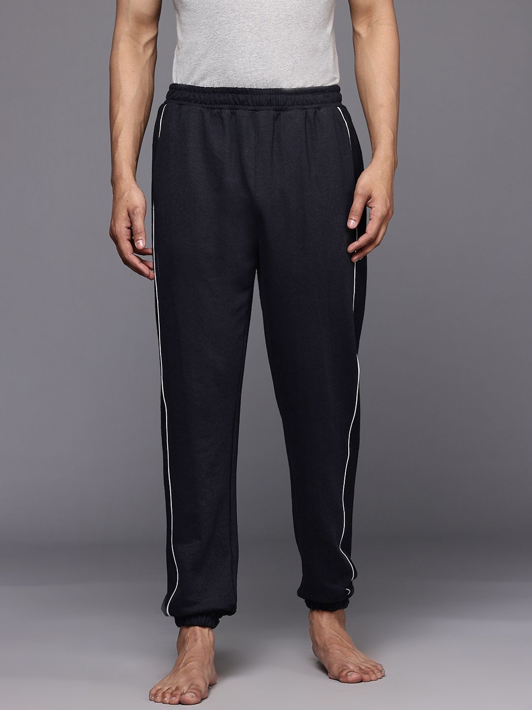 HRX by Hrithik Roshan Men Contrast Piping Detailed Yoga Joggers