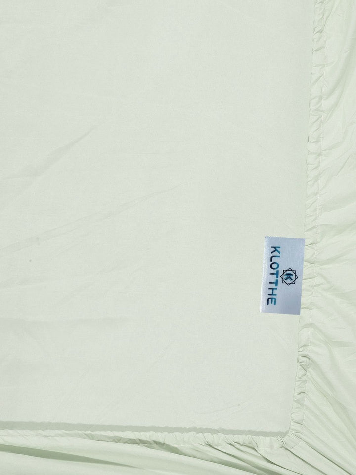 KLOTTHE Hijau Pepejal 300 TC Cotton Blend Dilengkapi Cadar Double King dengan 2 Sarung Bantal