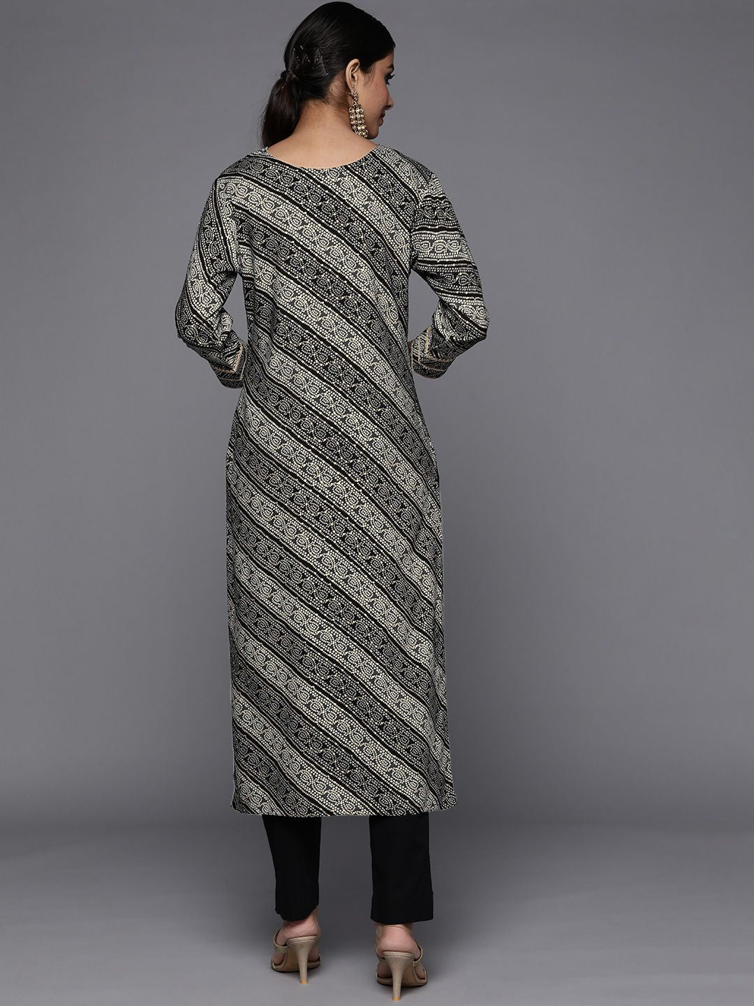 Varanga Women Black & Beige Bandhani Printed Indie Prints Kurta