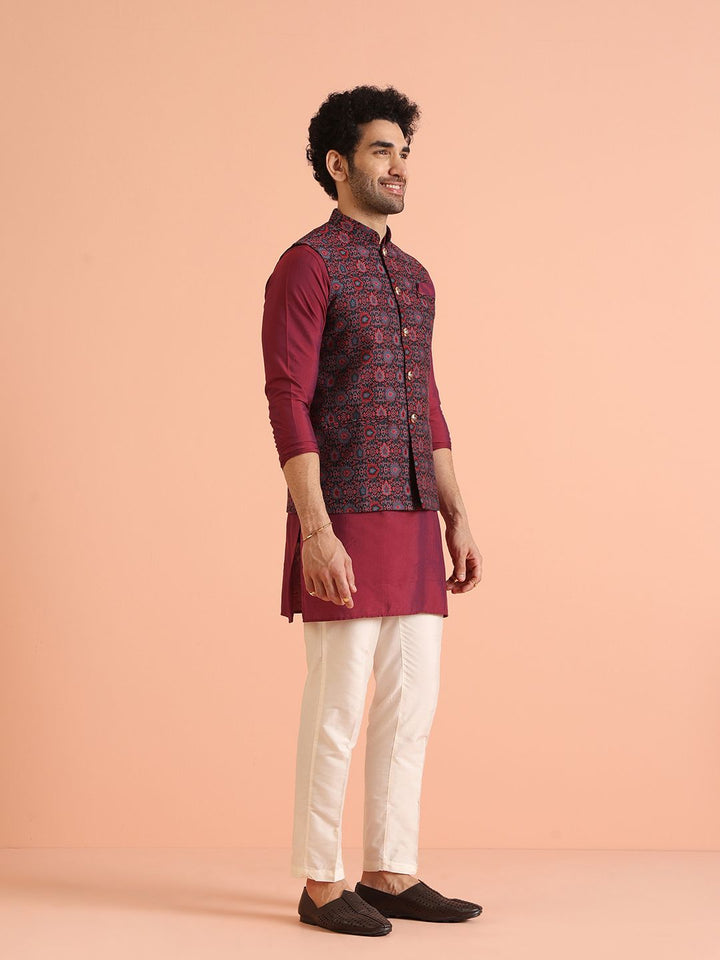 KISAH Men Woven Jacquard Zari  Regular Fit Nehru Jacket