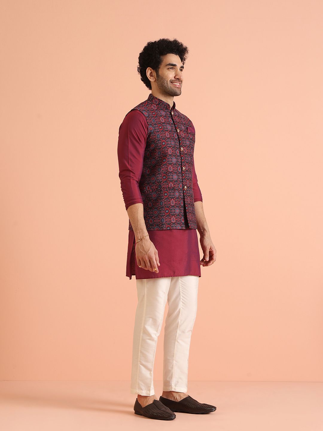 KISAH Men Woven Jacquard Zari  Regular Fit Nehru Jacket