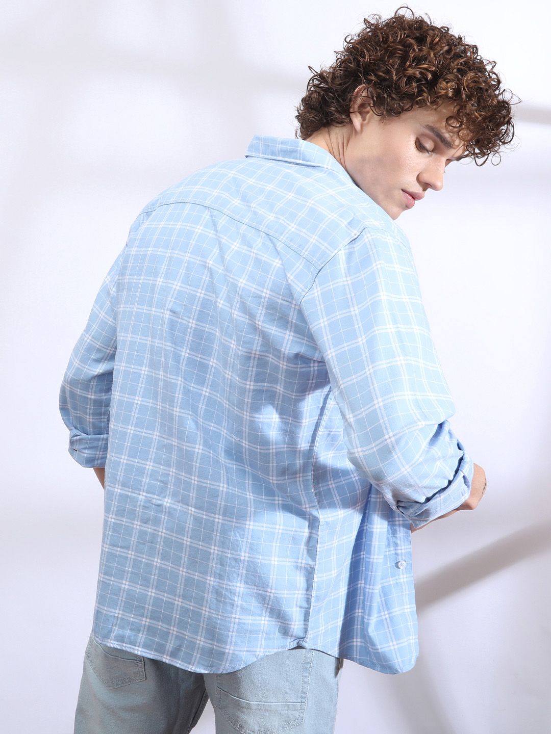 The Indian Garage Co Men Blue & White Slim Fit Checked Casual Shirt