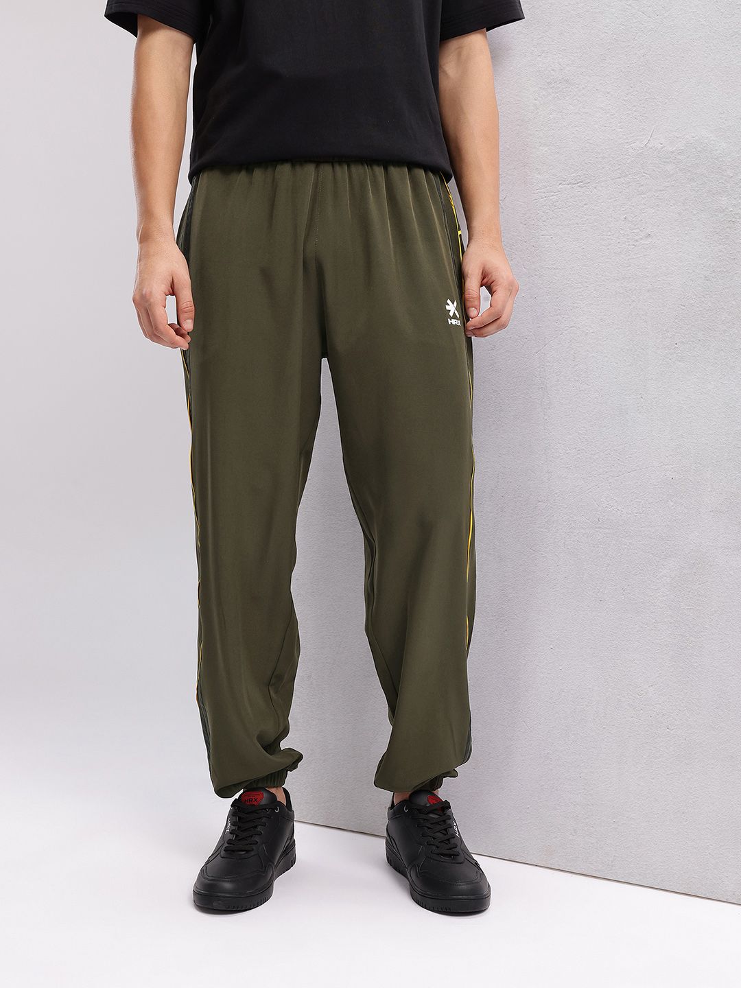 HRX by Hrithik Roshan Men Contrast Piping Lifestyle Joggers