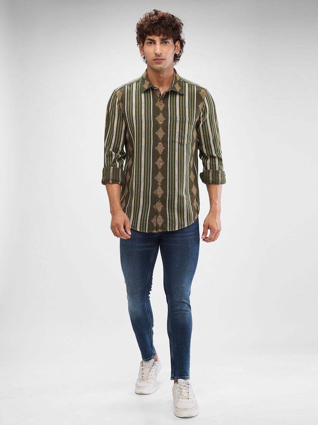 SPYKAR Men Slim Fit Opaque Striped Casual Shirt