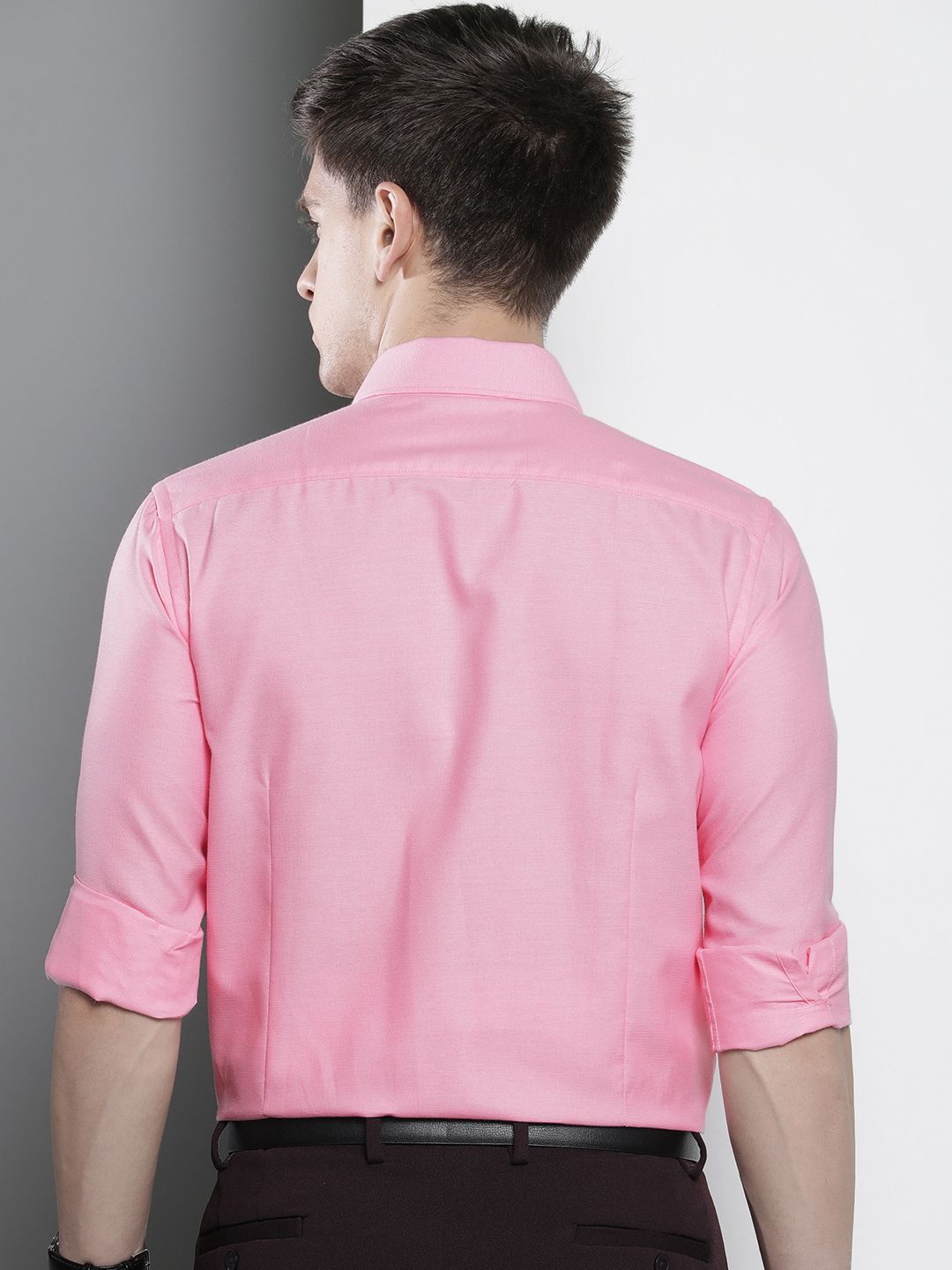 The Indian Garage Co. X Luxe Men Solid Slim Fit Opaque Formal Shirt