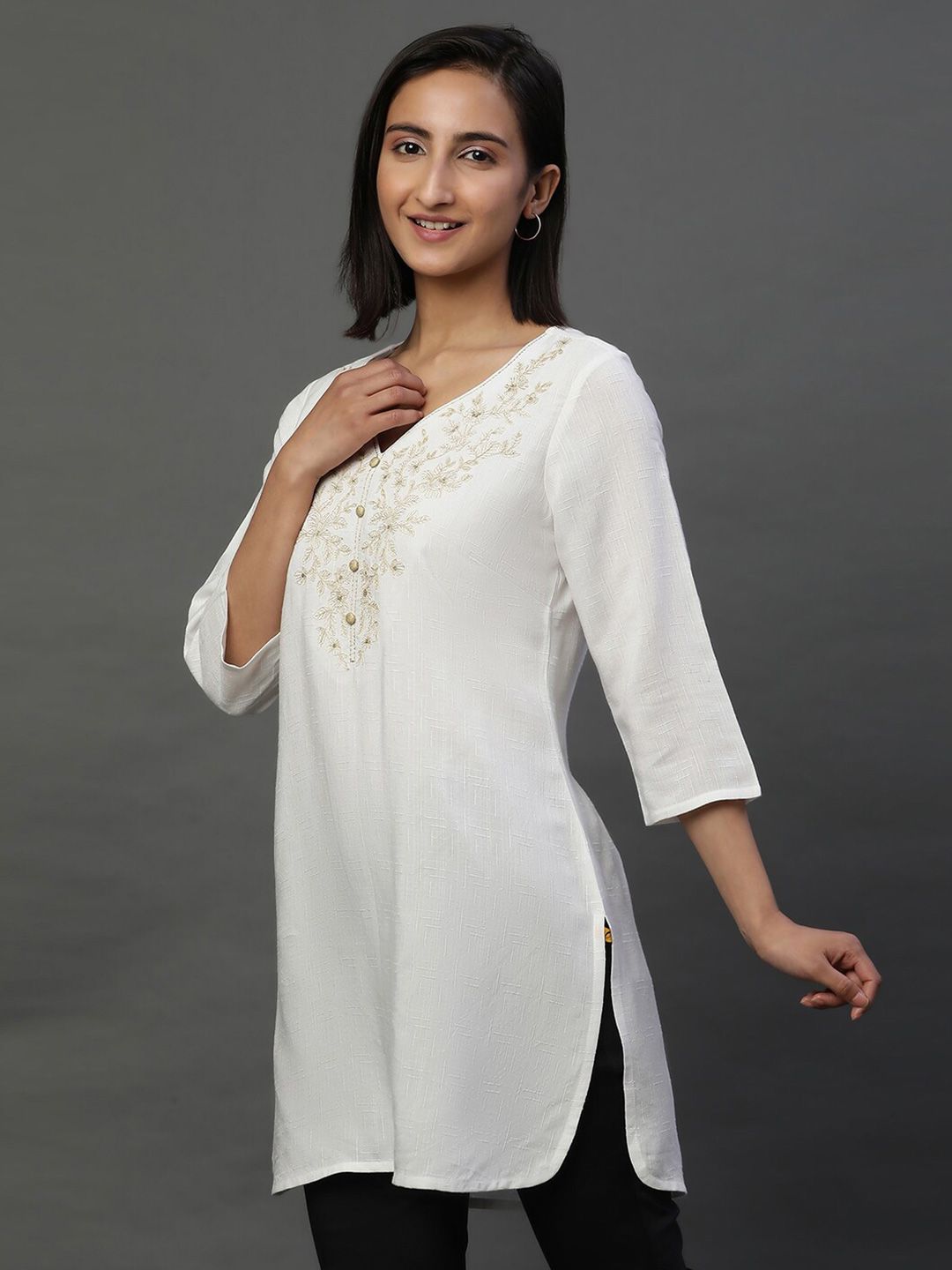 AURELIA Floral Embroidered V-Neck Straight Kurti