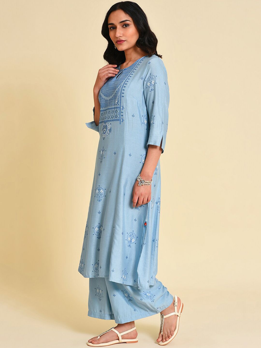 W Women Floral Print Co-Ord Kurta Set With Parallel Pant