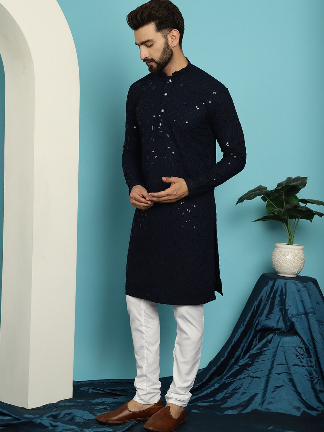 SOJANYA Motif Etnik Bersulam Kurta Kapas Tulen Bersulam dengan Churidar