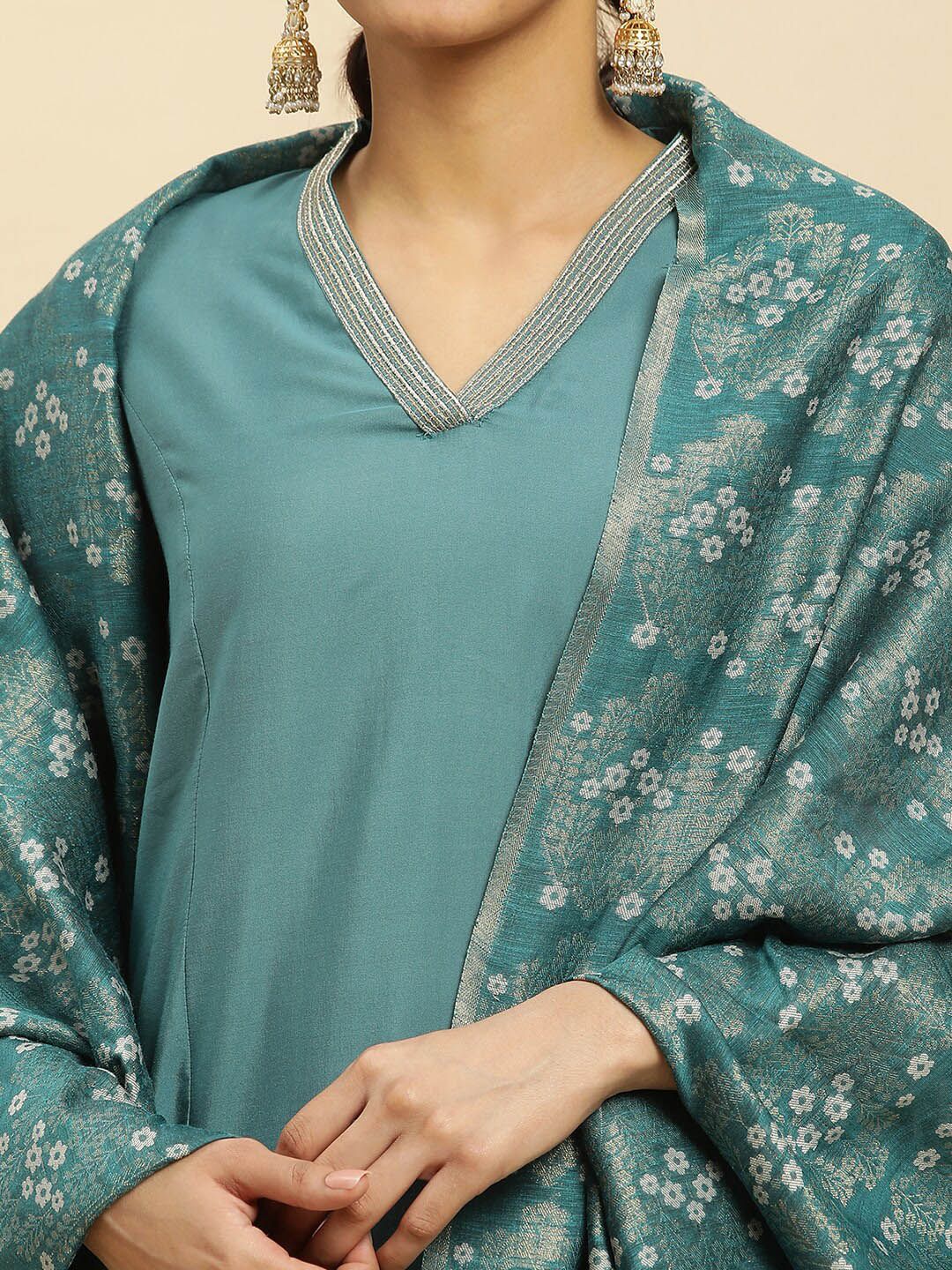 W V-Neck Kurta With Trousers & Dupatta