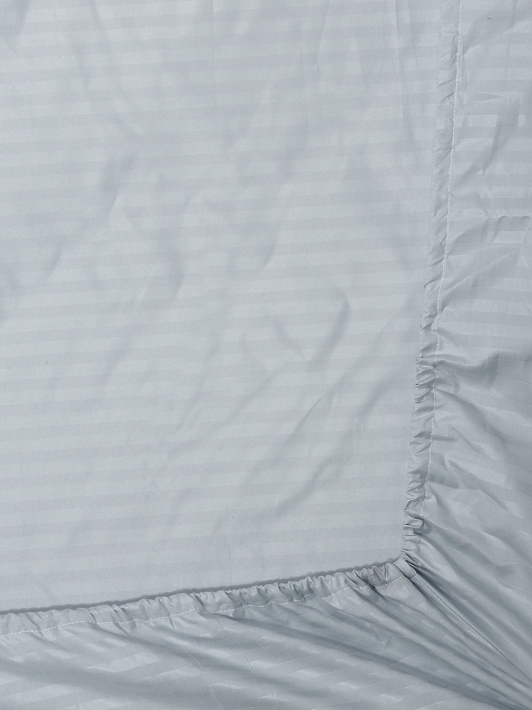 Myntra Elegant Homes Belang Kelabu 300 TC Dilengkapi Cadar Super King dengan 2 Sarung Bantal